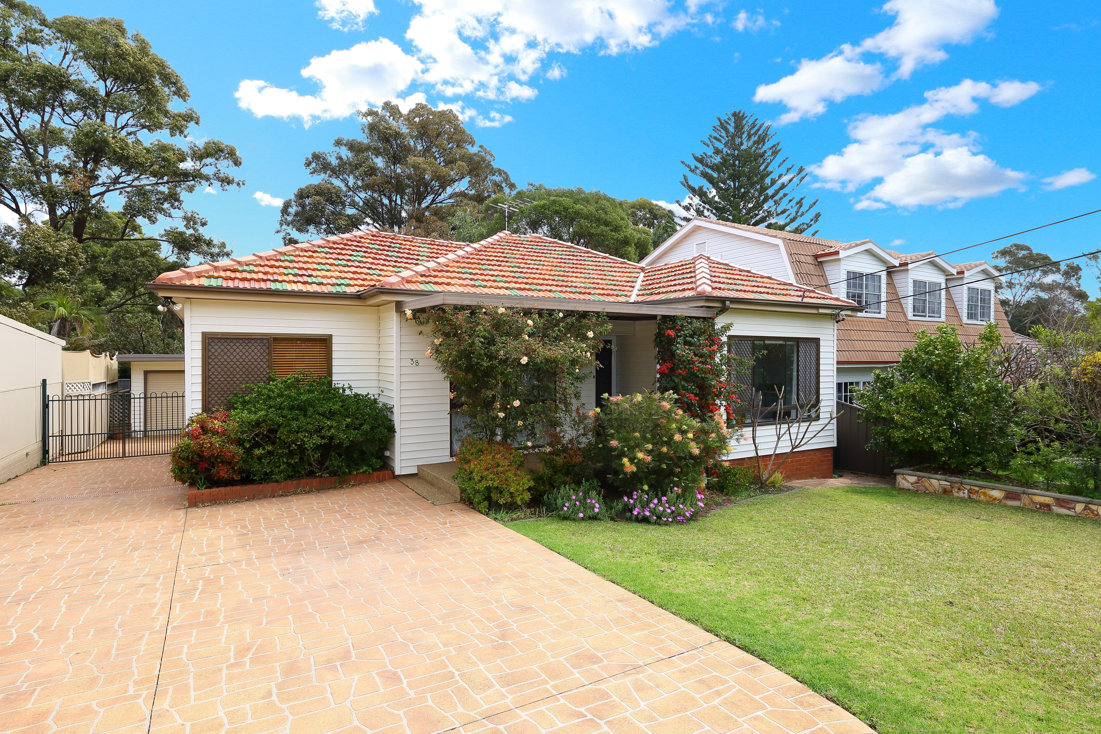 38 Tournay Street, Peakhurst - Image 1