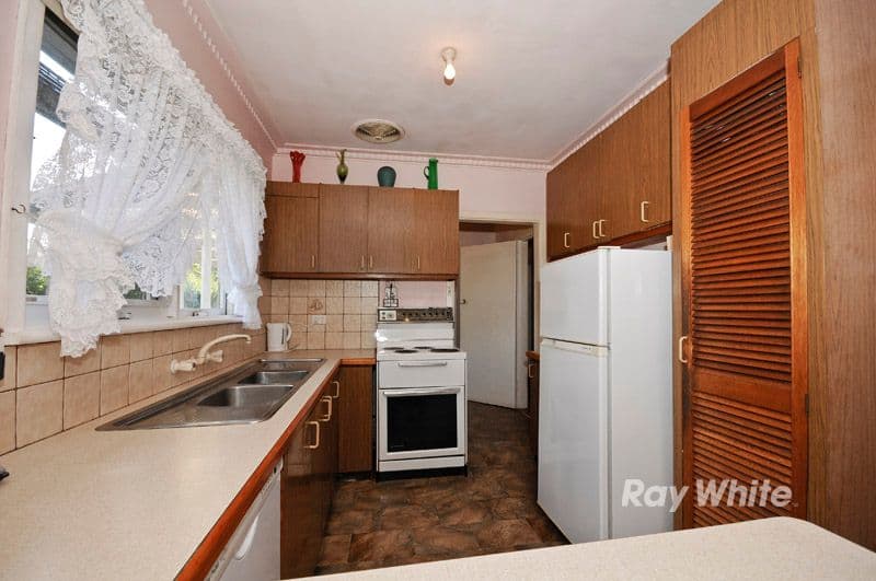 56 Kanooka Road, WANTIRNA SOUTH VIC 3152, Wantirna South - Thumbnail 4
