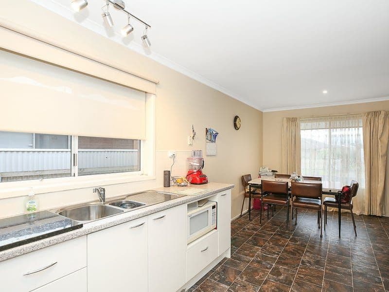 7 Nicholas Street, Colac VIC 3250, Colac - Thumbnail 3