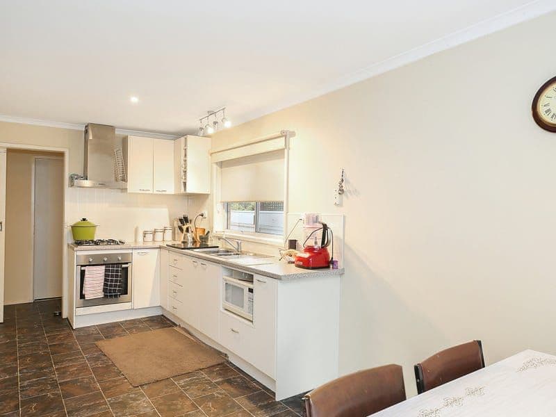 7 Nicholas Street, Colac VIC 3250, Colac - Thumbnail 4