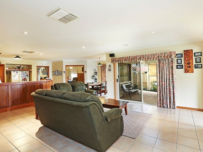 11 Pickerall Avenue, GROVEDALE VIC 3216, Grovedale - Thumbnail 2