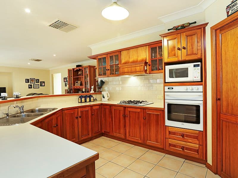 11 Pickerall Avenue, GROVEDALE VIC 3216, Grovedale - Thumbnail 3
