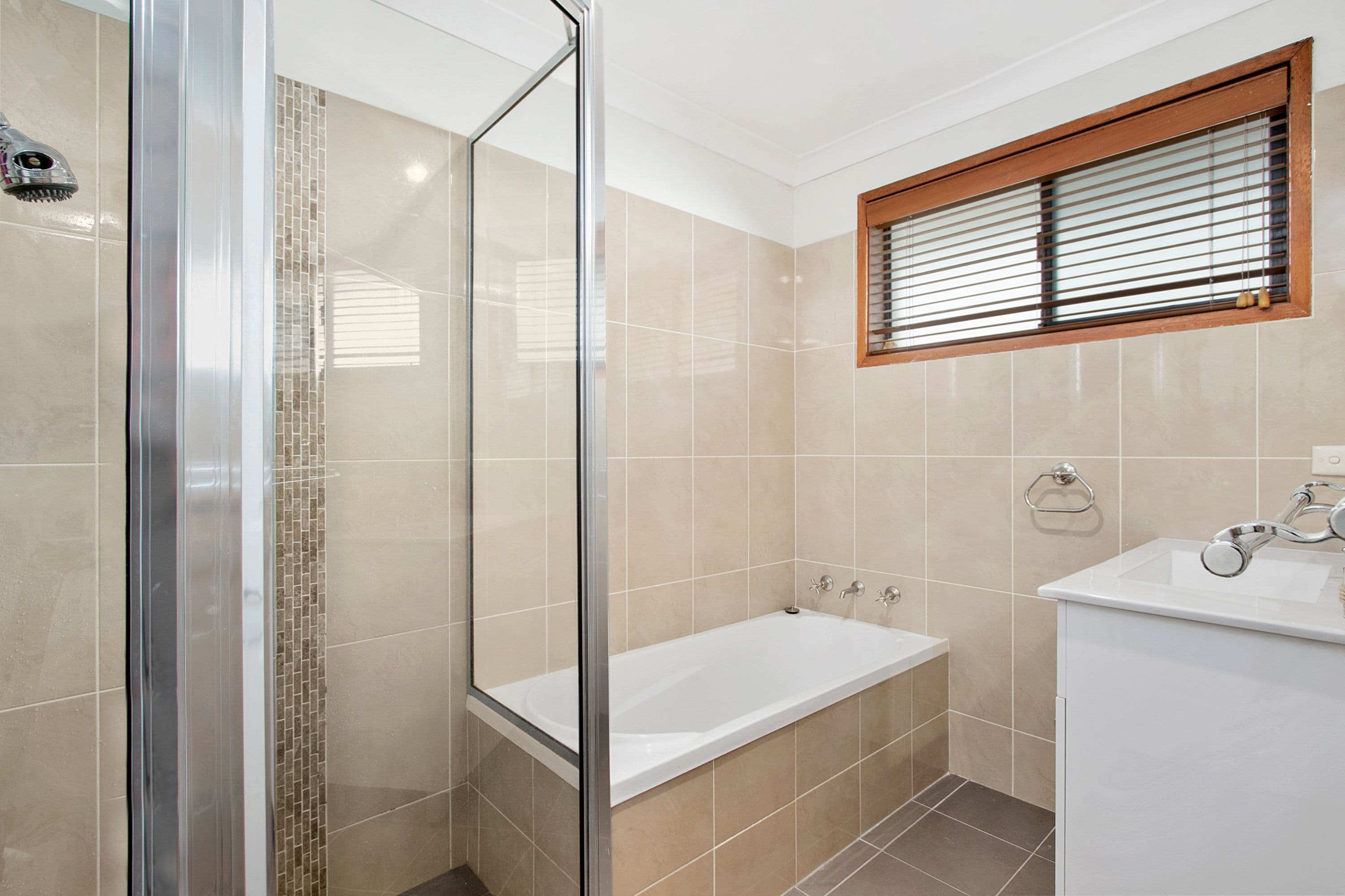 63 Grand Parade, Glossodia - Thumbnail 4