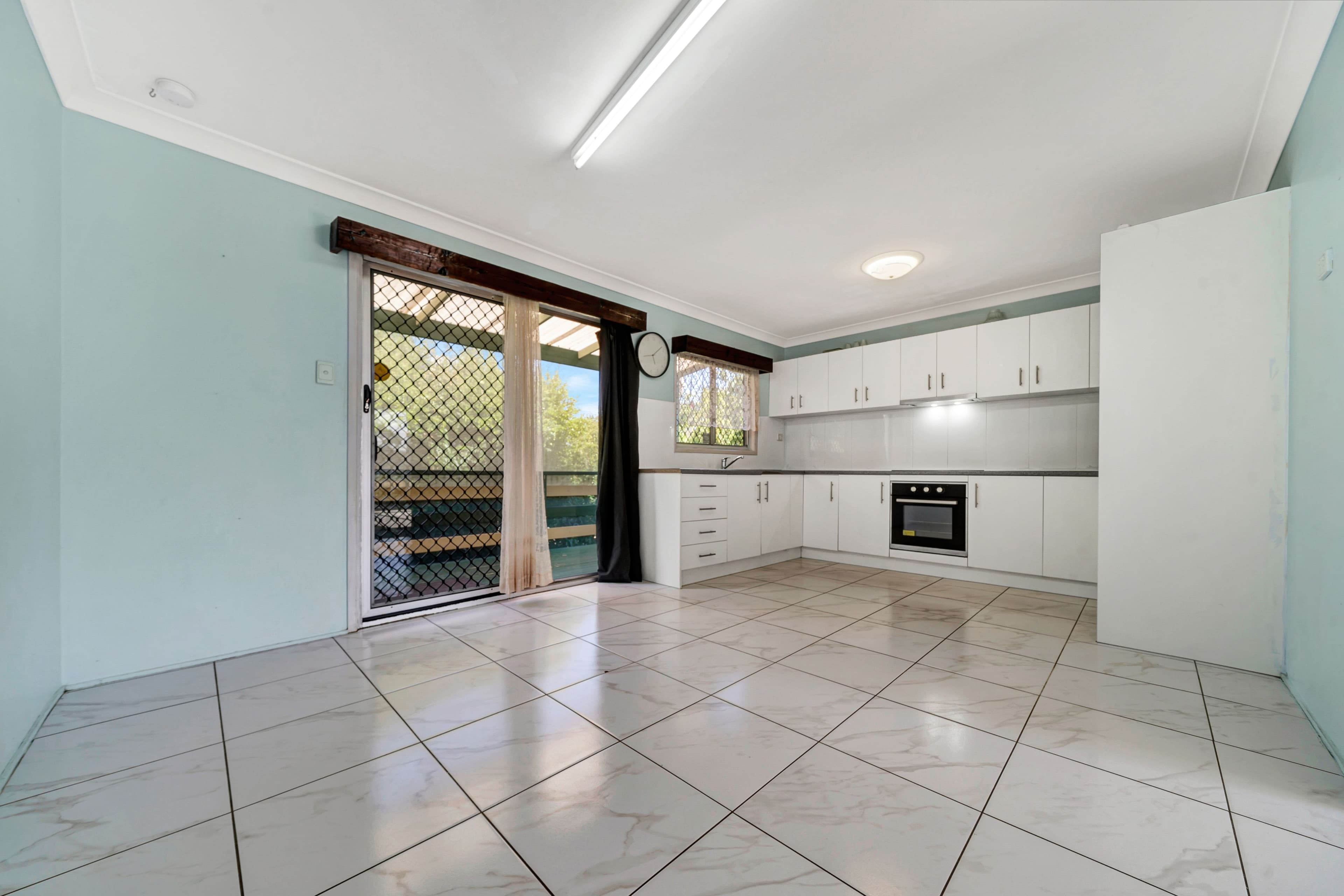 26 Gilia Street, Kingston QLD 4114, Kingston - Thumbnail 4