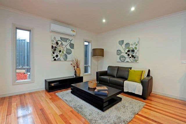 31 Boldrewood Parade, RESERVOIR VIC 3073, Reservoir - Thumbnail 2