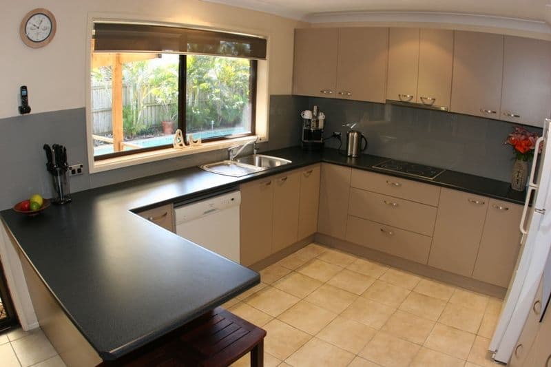 26 Wayfarer Avenue, MERMAID WATERS QLD 4218, Mermaid Waters - Thumbnail 3