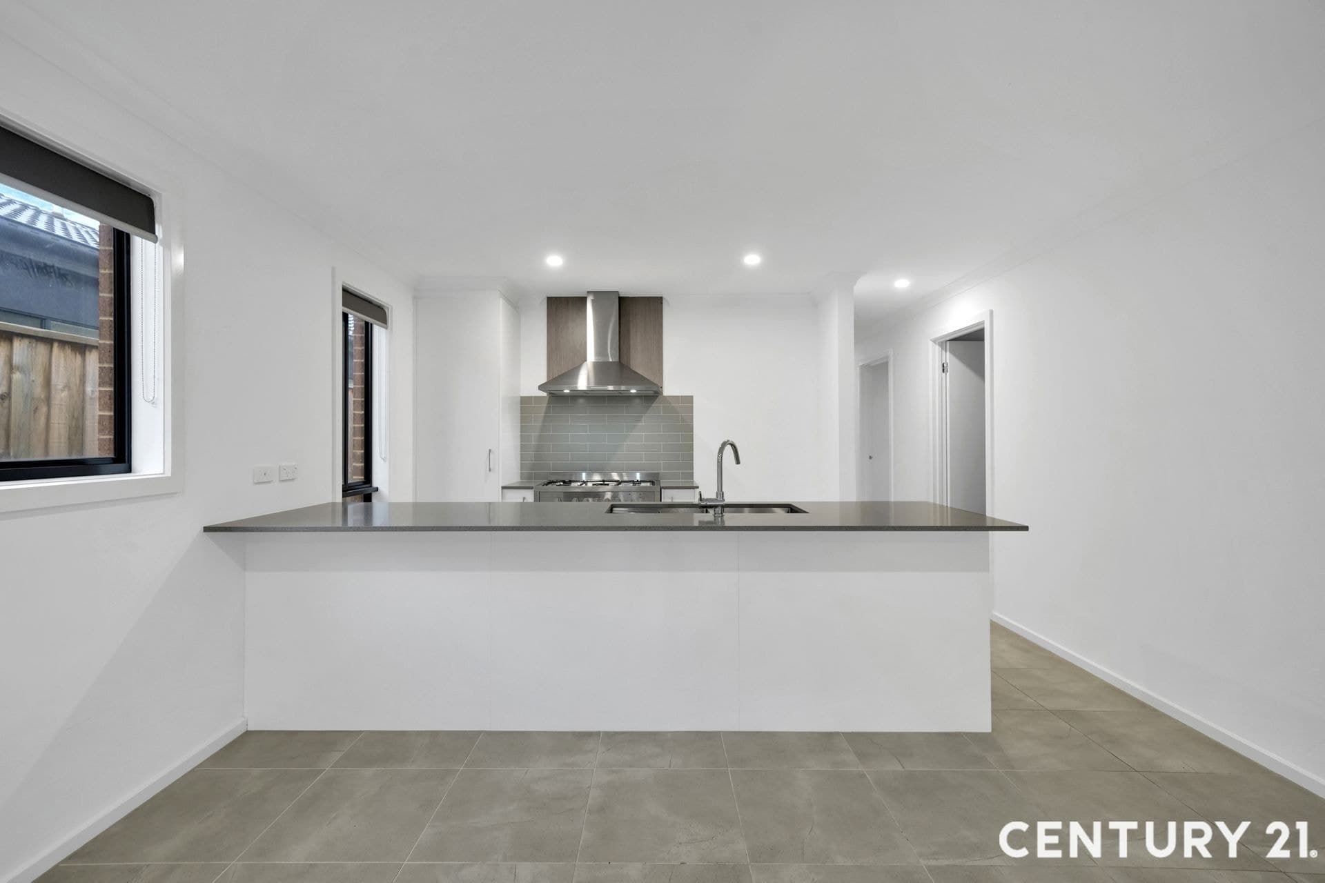 Suite 4 241-244 Caroline Springs Blvd, Caroline Springs, VIC, 3023, Rockbank - Thumbnail 3