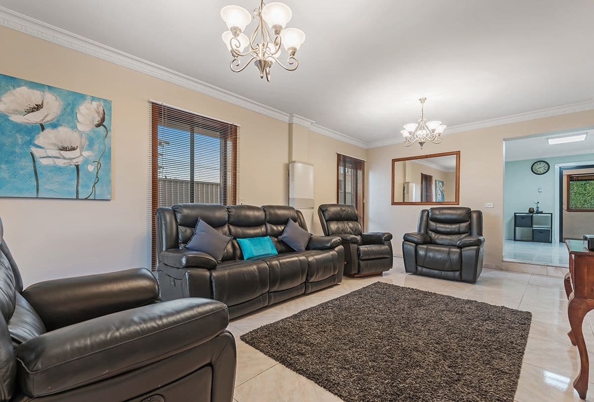 28 Alma Street, Craigieburn VIC 3064, Craigieburn - Thumbnail 2