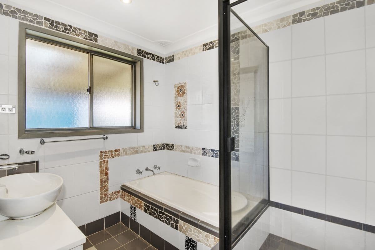 10 Santiago Place, Seven Hills NSW 2147, Seven Hills - Thumbnail 4