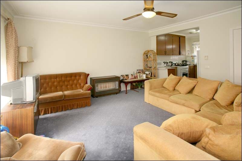 33 Grenfell Road, MOUNT WAVERLEY VIC 3149, Mount Waverley - Thumbnail 2