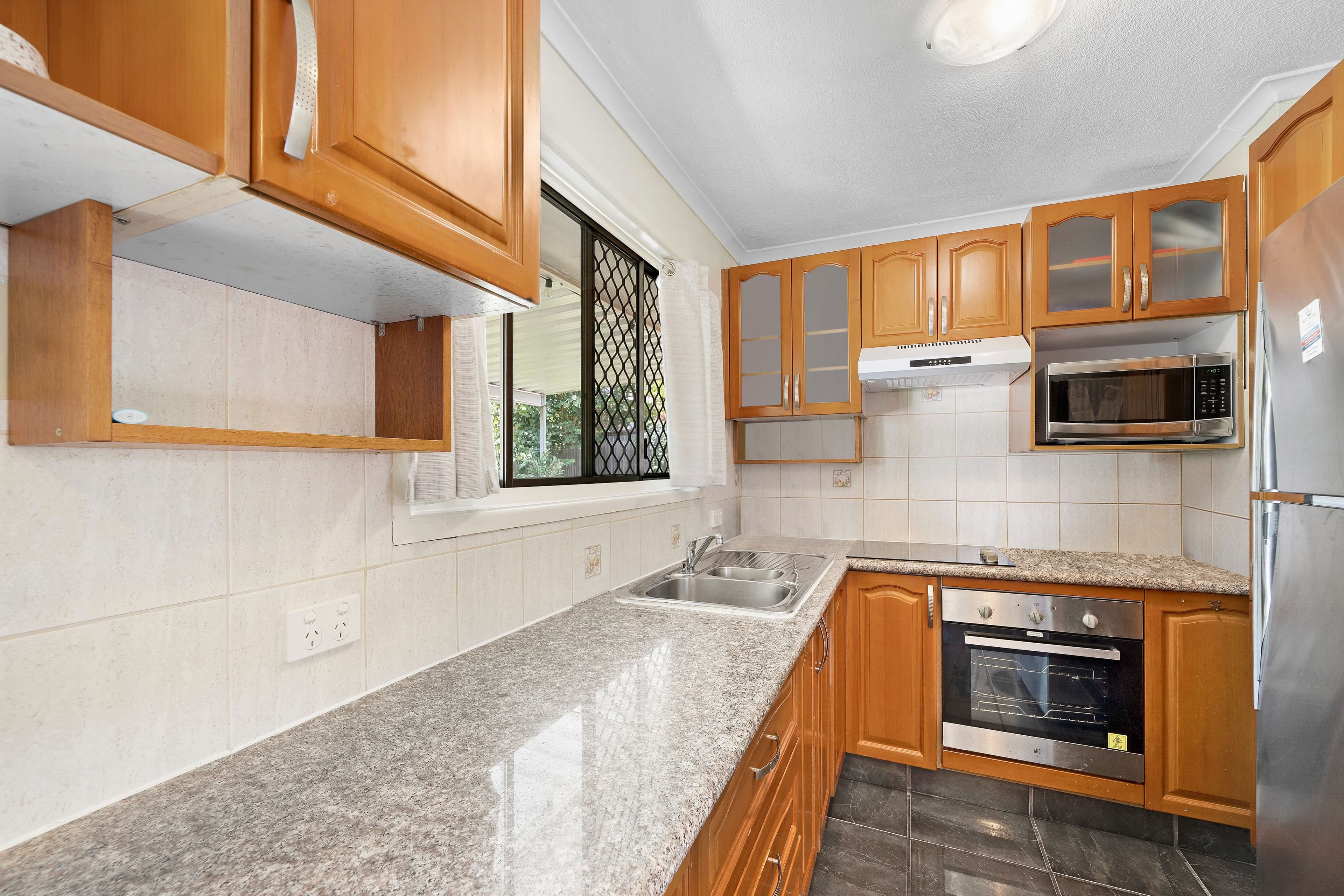 10 Rogers Avenue, Beenleigh QLD 4207, Beenleigh - Thumbnail 3