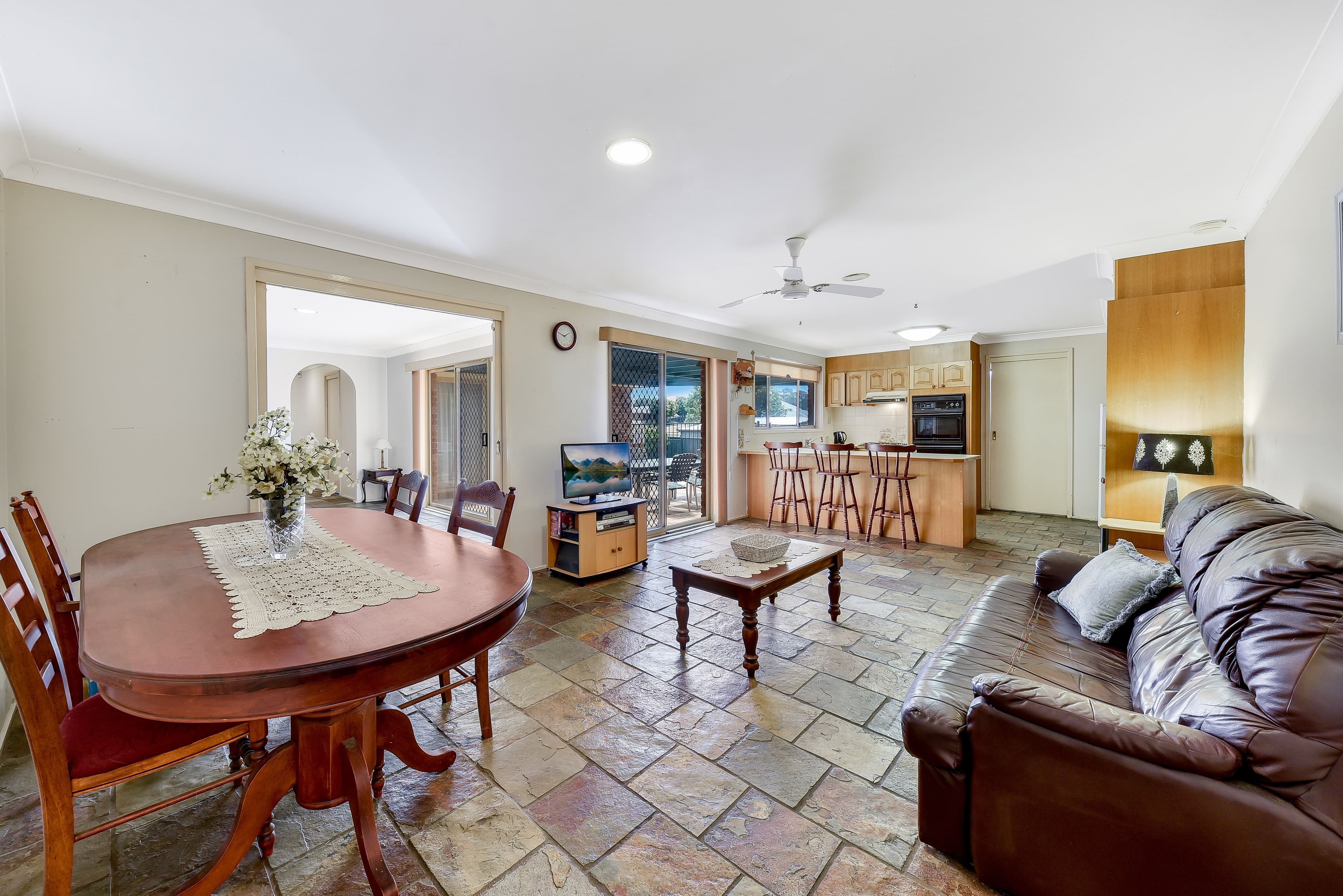 25 Falstaff Place, Rosemeadow - Thumbnail 3