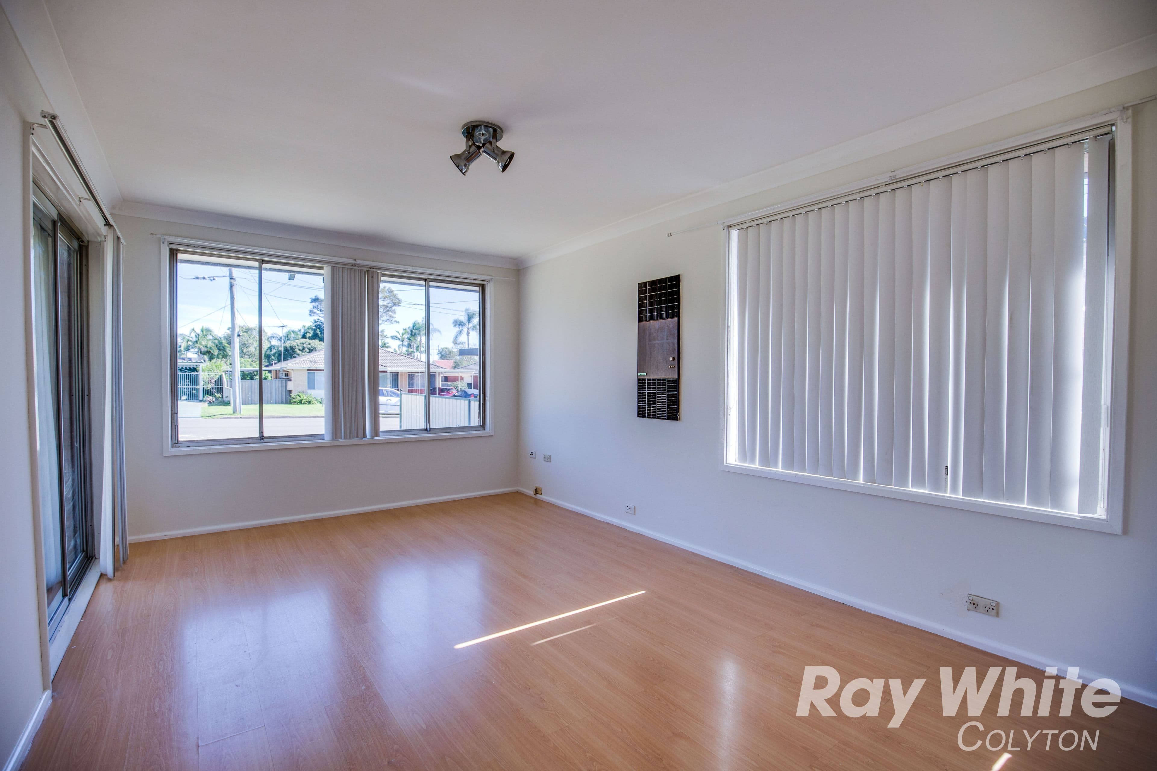 12 Kennelly Street, Colyton - Thumbnail 2