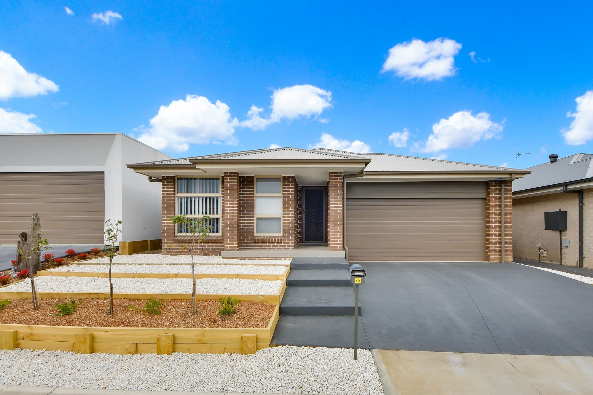 25 Austen Boulevard, Spring Farm - Image 1