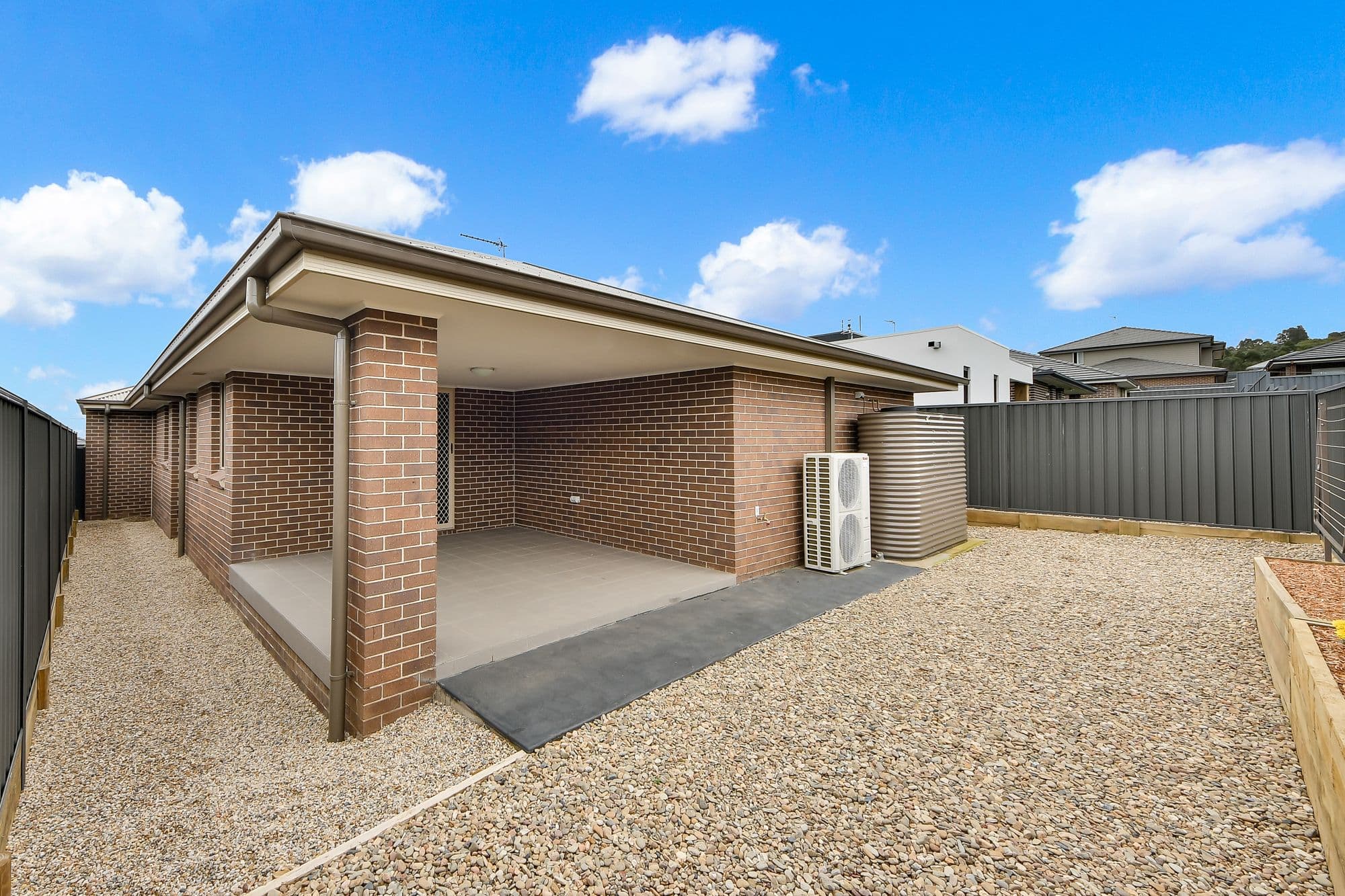 25 Austen Boulevard, Spring Farm - Thumbnail 3