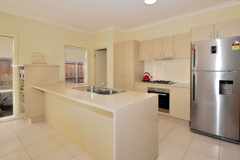 7 Markdale Way, DOREEN VIC 3754, Doreen - Thumbnail 2