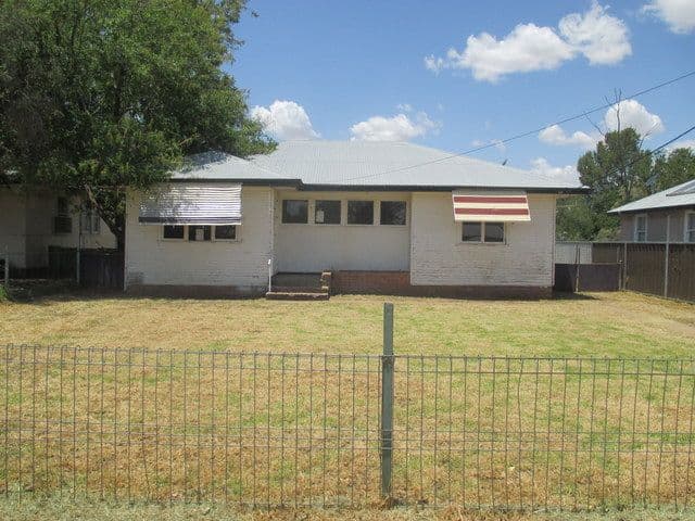 8 Greene Avenue, Coonamble - Image 1