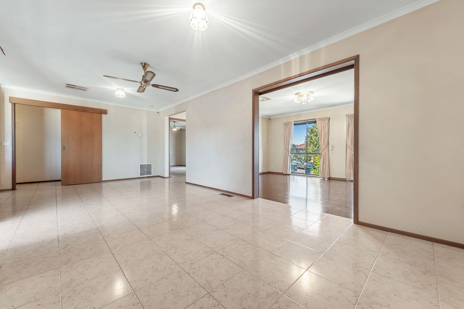 15 Rocklands Rise, Meadow Heights VIC 3048, Meadow Heights - Thumbnail 6