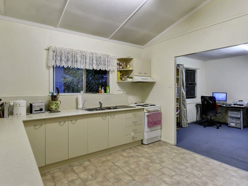 62  Moore Street, MORNINGSIDE QLD 4170, Morningside - Thumbnail 3