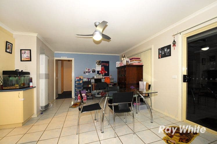 2 Nyarrin Place, CRANBOURNE WEST VIC 3977, Cranbourne West - Thumbnail 3