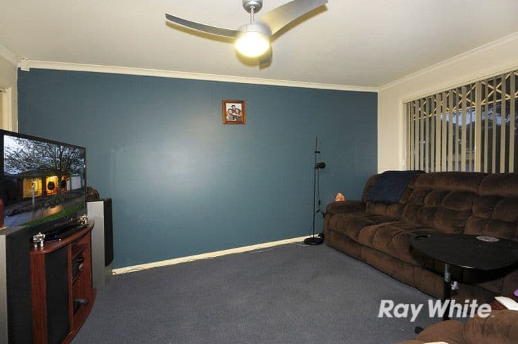 2 Nyarrin Place, CRANBOURNE WEST VIC 3977, Cranbourne West - Thumbnail 4