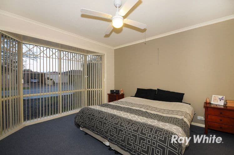 2 Nyarrin Place, CRANBOURNE WEST VIC 3977, Cranbourne West - Thumbnail 6