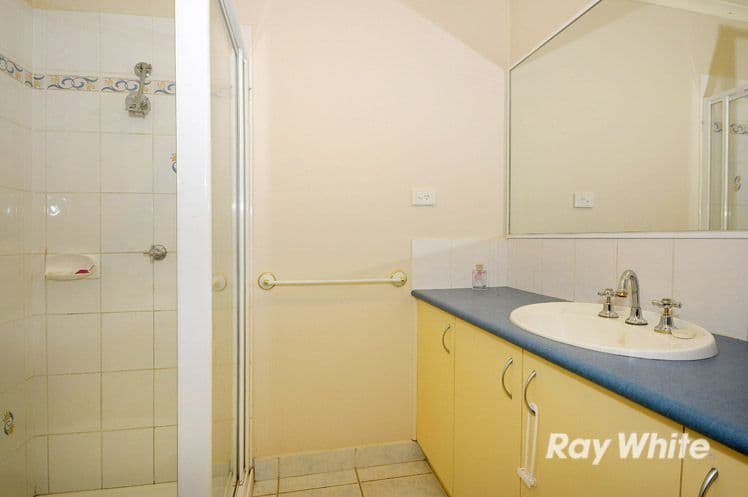 2 Nyarrin Place, CRANBOURNE WEST VIC 3977, Cranbourne West - Thumbnail 7