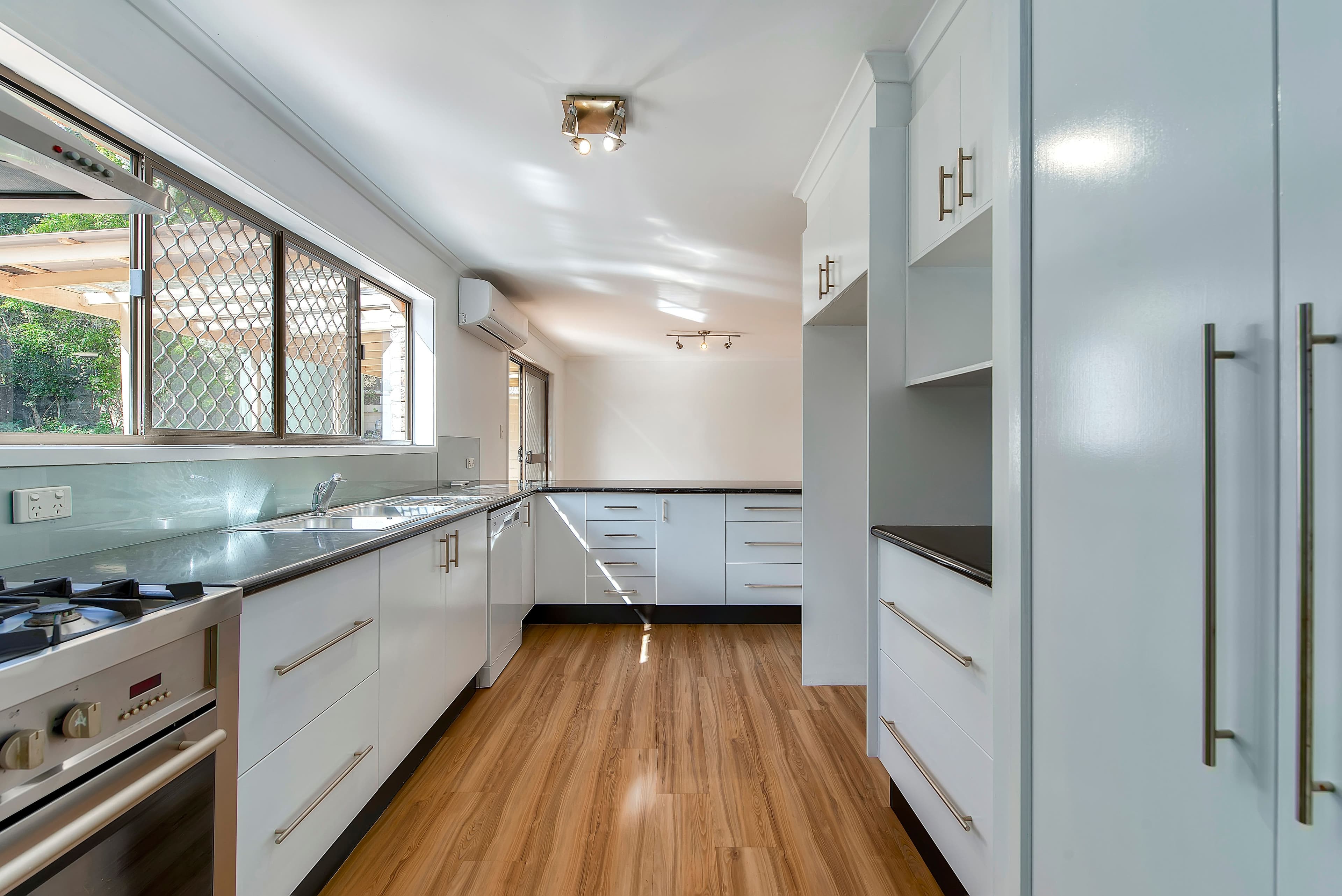 8 Maestra Street, The Gap QLD 4061, The Gap - Thumbnail 3