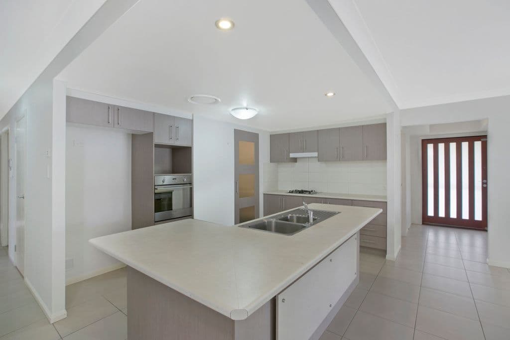 100 Beach Street, Cleveland QLD 4163, Cleveland - Thumbnail 2