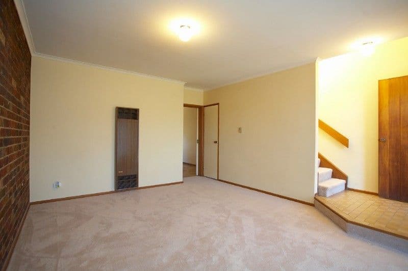 8 Paterson Crescent, GREENSBOROUGH VIC 3088, Greensborough - Thumbnail 2