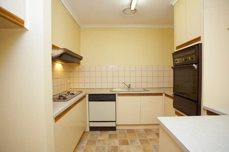 8 Paterson Crescent, GREENSBOROUGH VIC 3088, Greensborough - Thumbnail 3