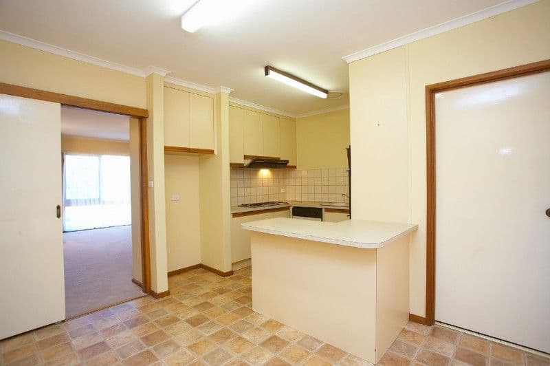 8 Paterson Crescent, GREENSBOROUGH VIC 3088, Greensborough - Thumbnail 4