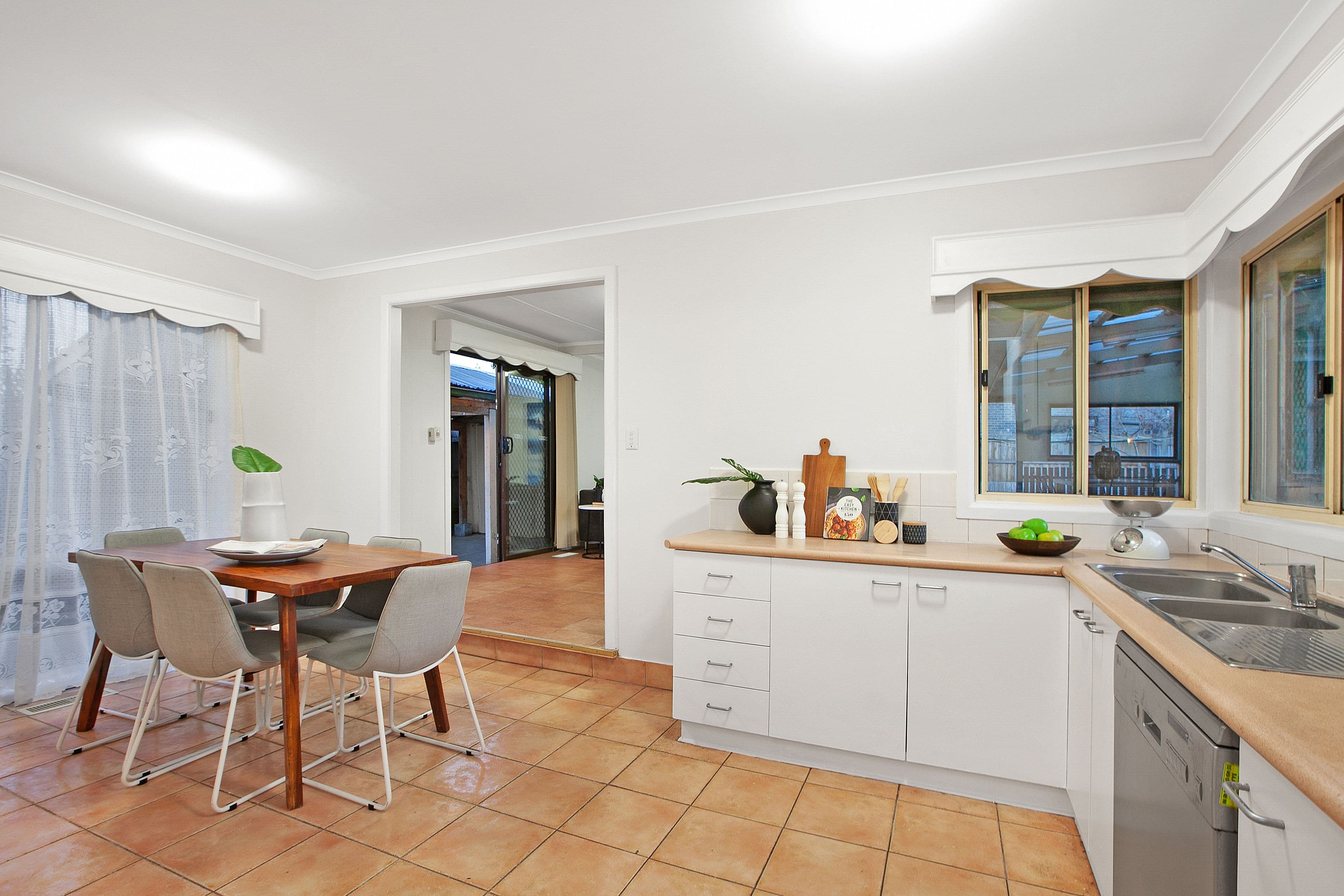 41 Charlton Crescent, Reservoir VIC 3073, Reservoir - Thumbnail 5