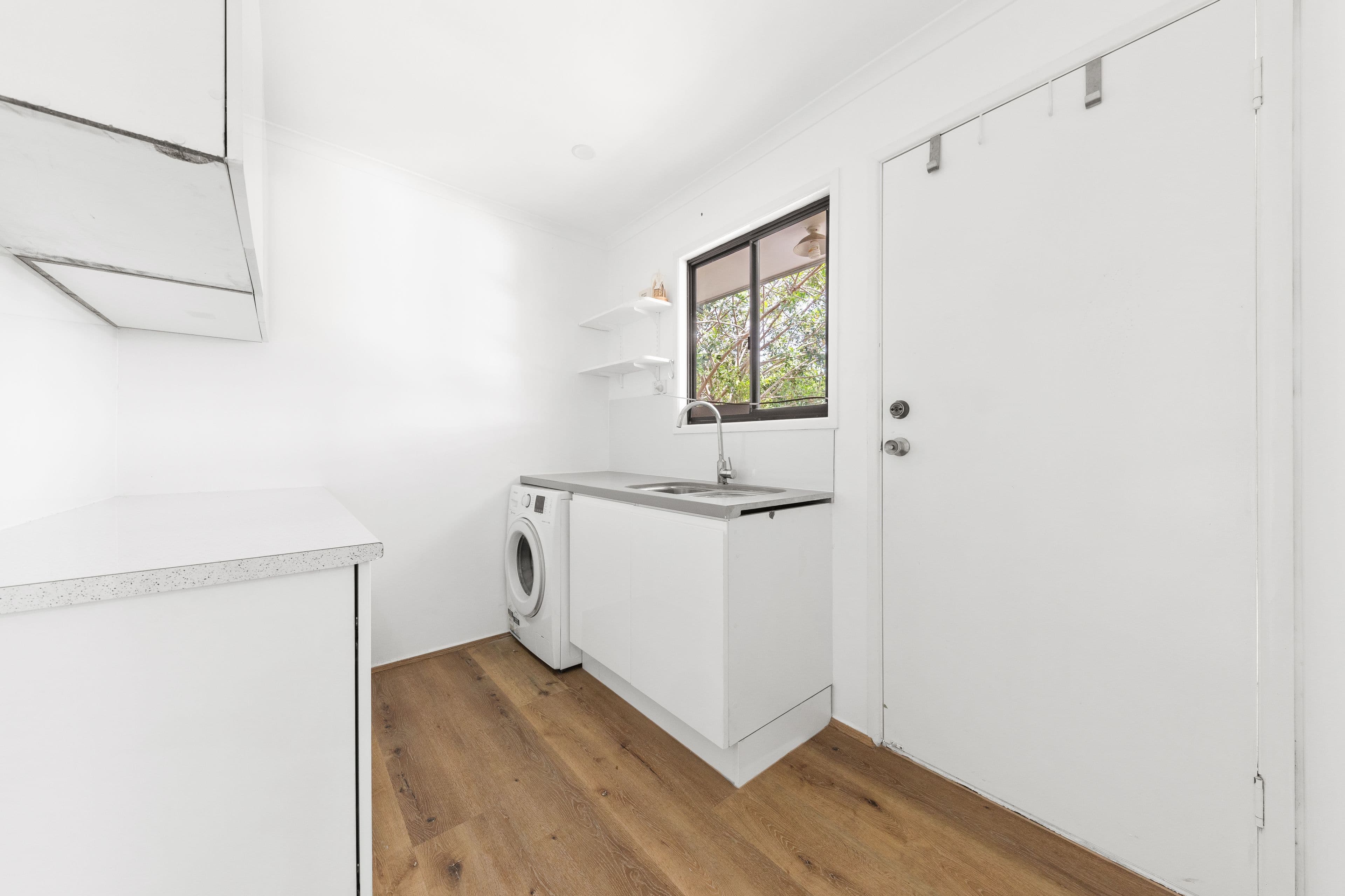 5 KAROOM Drive, Glenfield Park, Glenfield Park - Thumbnail 6