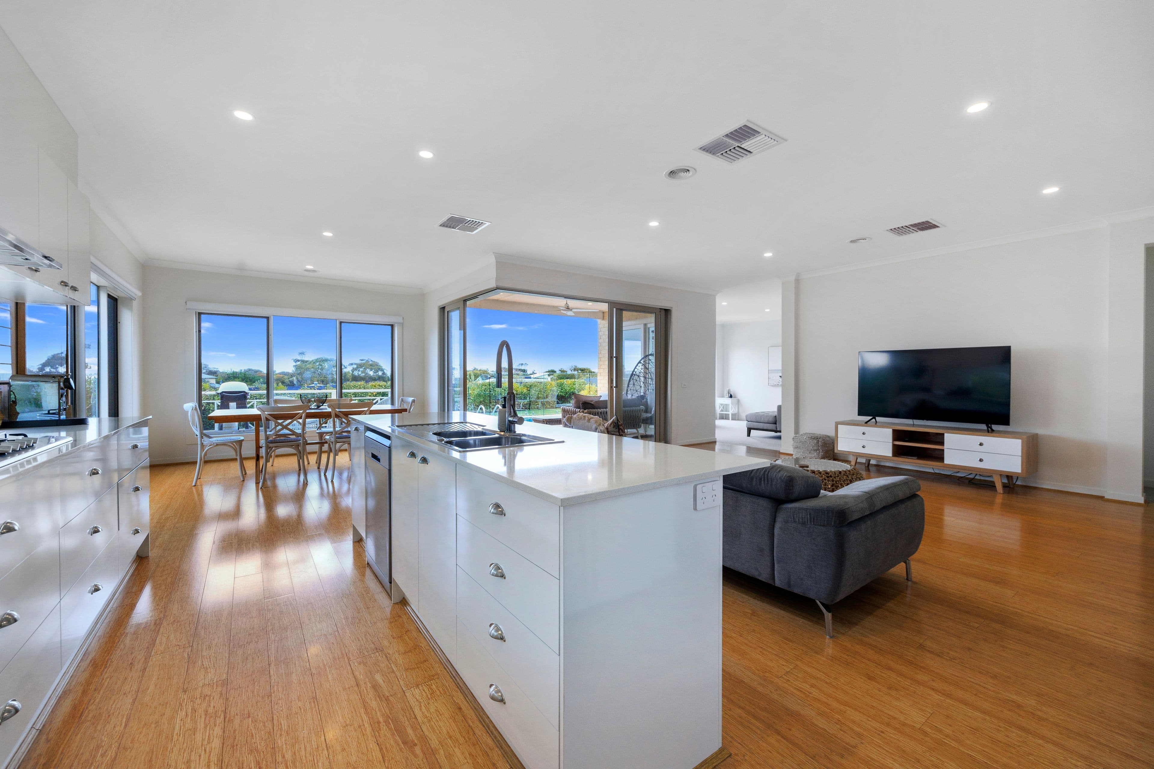 9 Radiata Place, Inverloch VIC 3996, Inverloch - Thumbnail 3