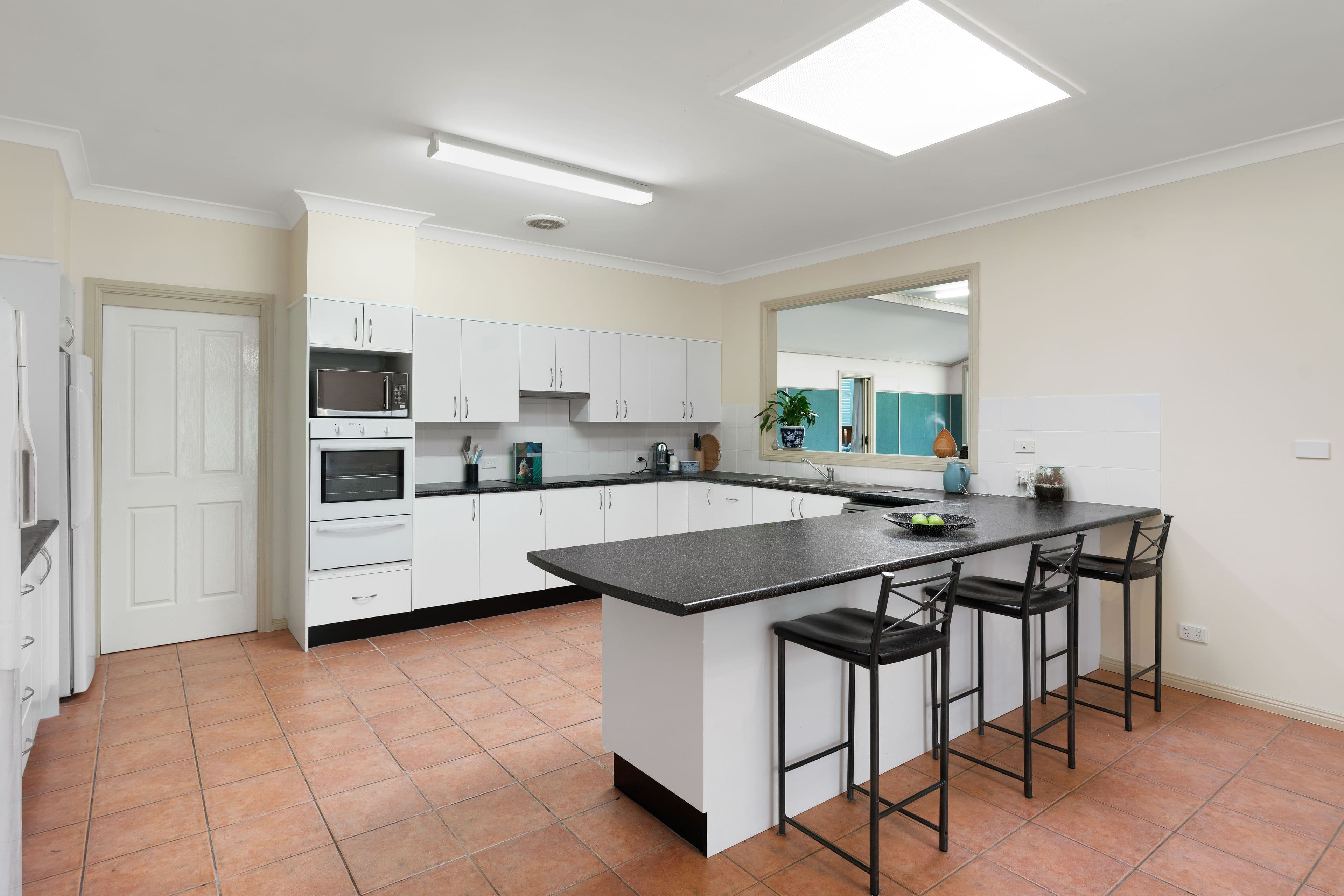 4 Rouken Glen Drive, West Nowra NSW 2541, West Nowra - Thumbnail 3