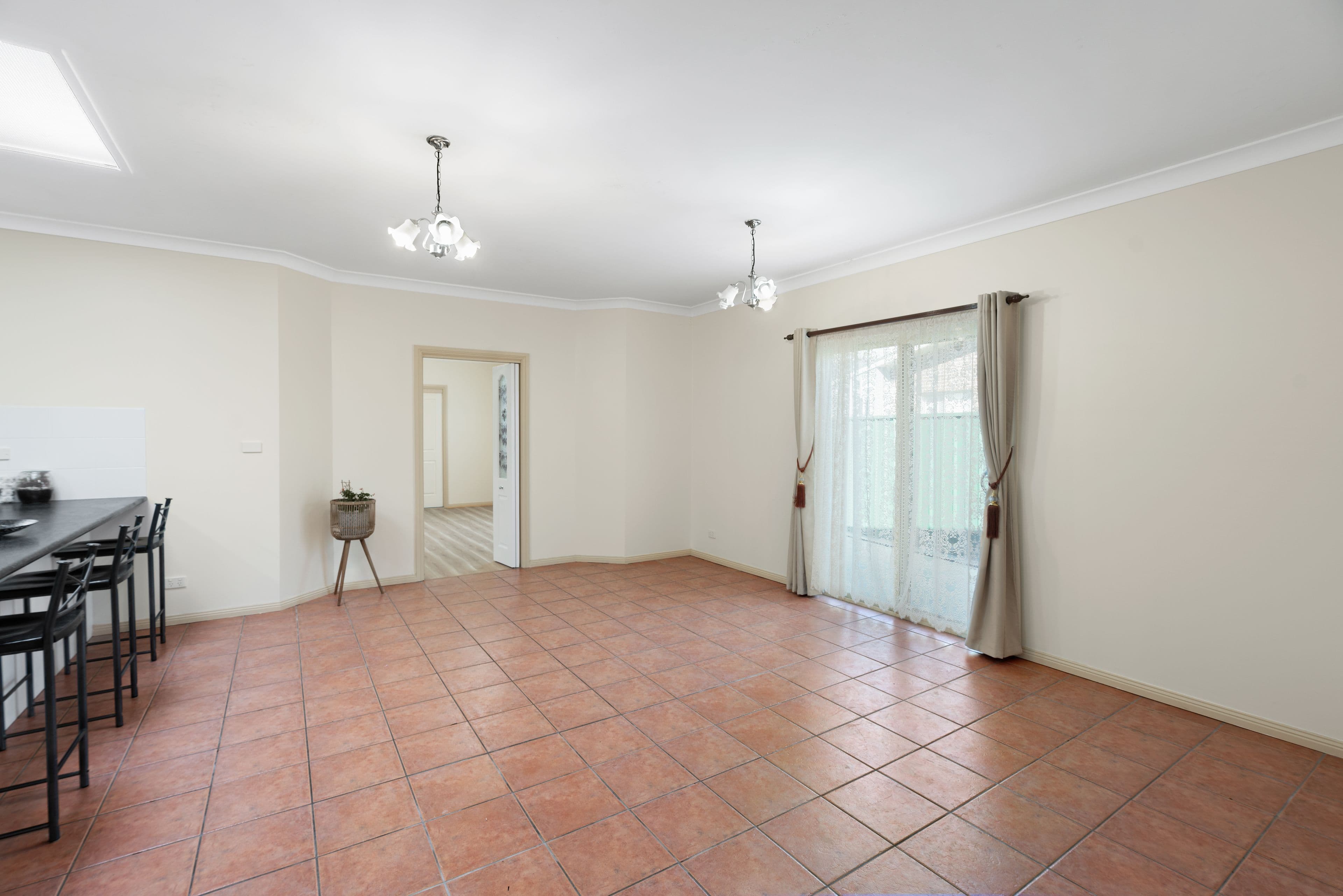 4 Rouken Glen Drive, West Nowra NSW 2541, West Nowra - Thumbnail 5