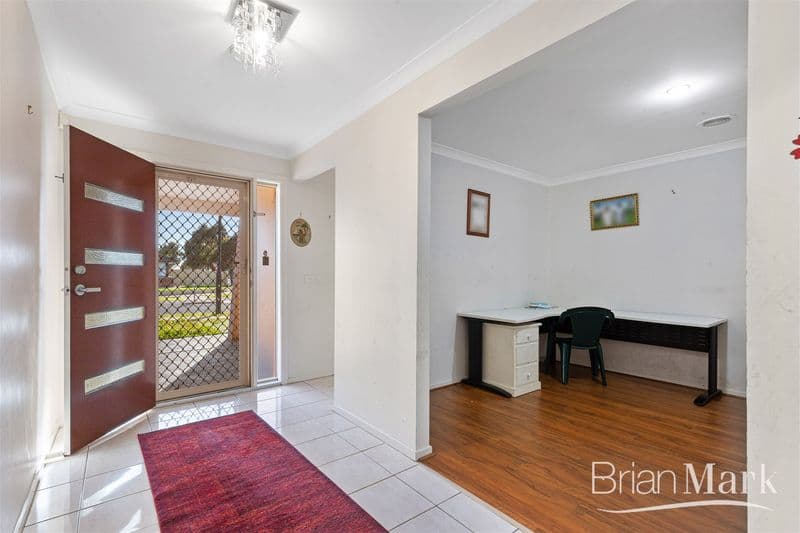 38 Isabella Way, Tarneit - Thumbnail 2