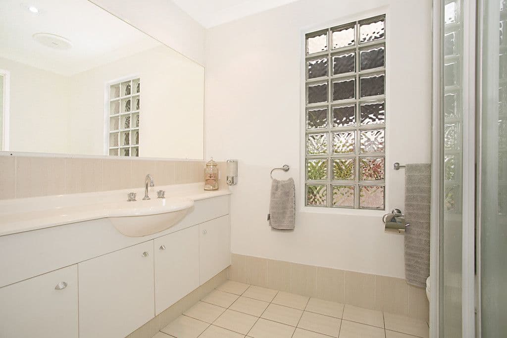 25 Rainbird Close, Burleigh Waters QLD 4220, Burleigh Waters - Thumbnail 5