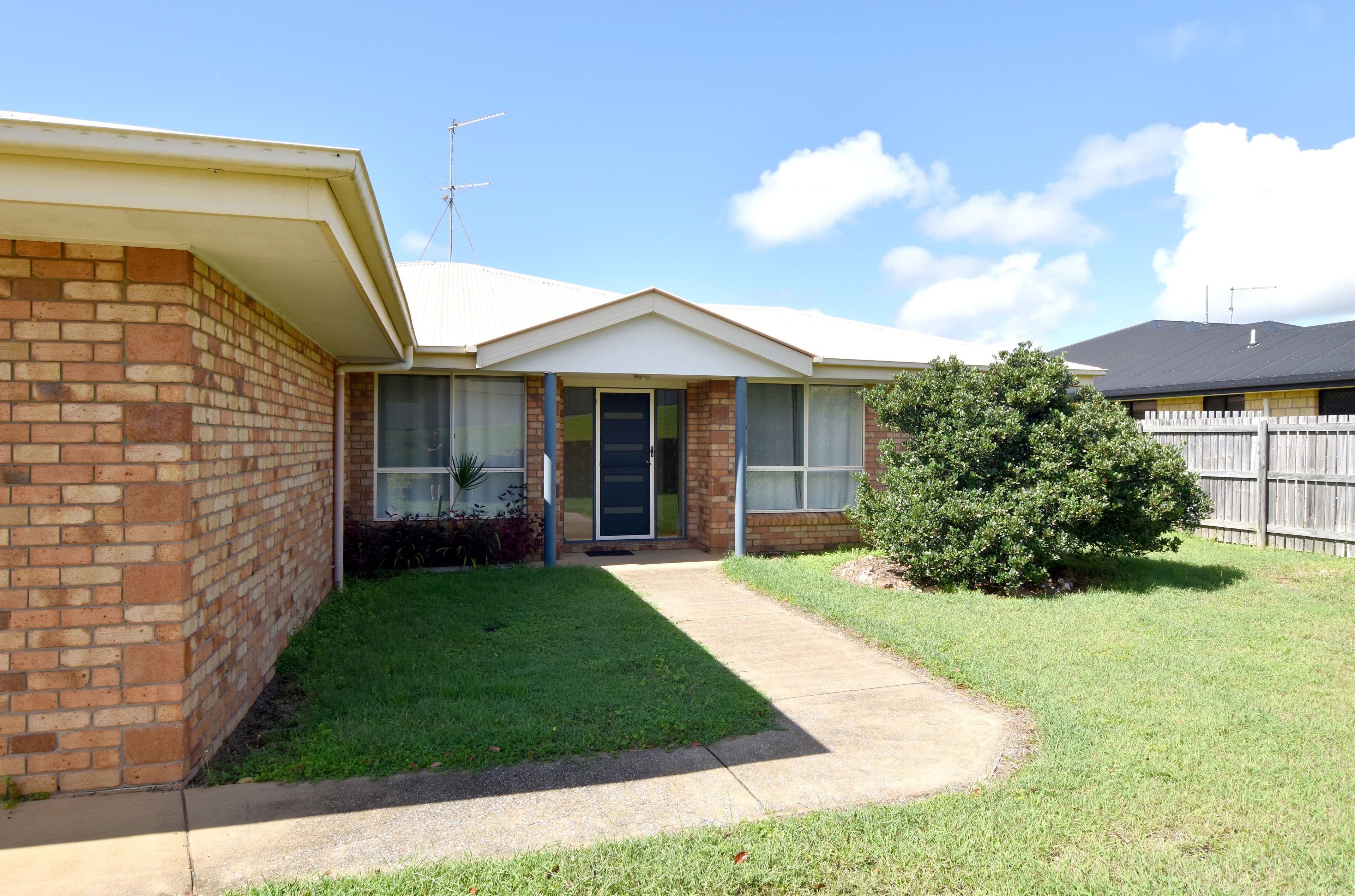 5 Julius Crescent, Clinton QLD 4680, Clinton - Image 1