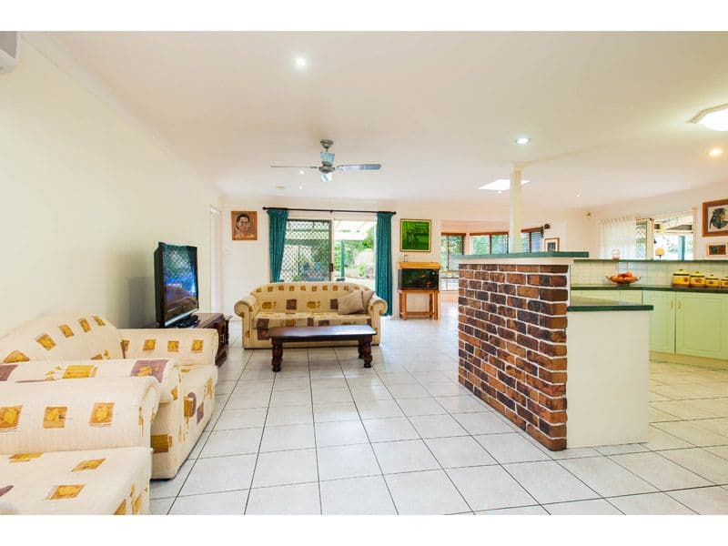 3 Lapage Place, WISHART QLD 4122, Wishart - Thumbnail 2