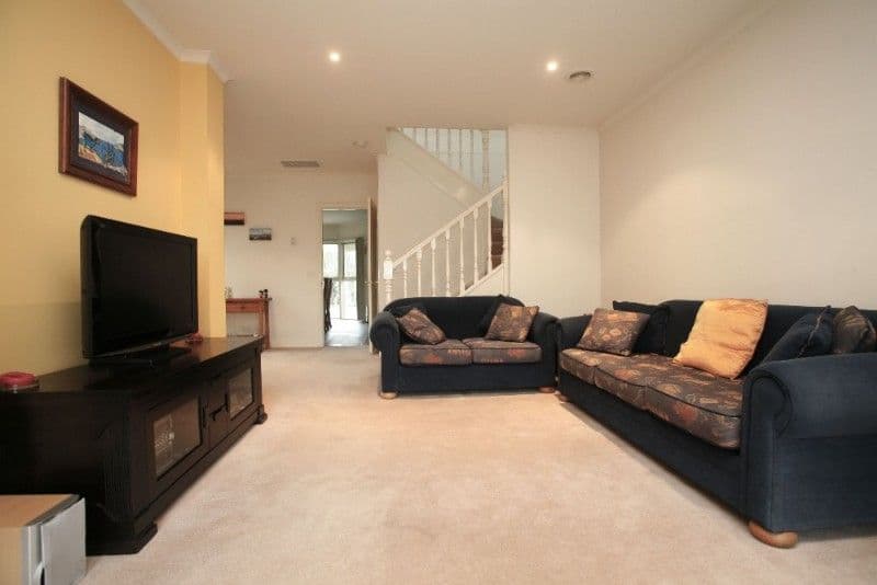 12 Victoria Knox Avenue, ROWVILLE VIC 3178, Rowville - Thumbnail 2
