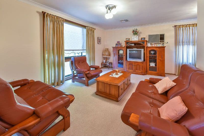 7 Owl Place, Ingleburn NSW 2565, Ingleburn - Thumbnail 2