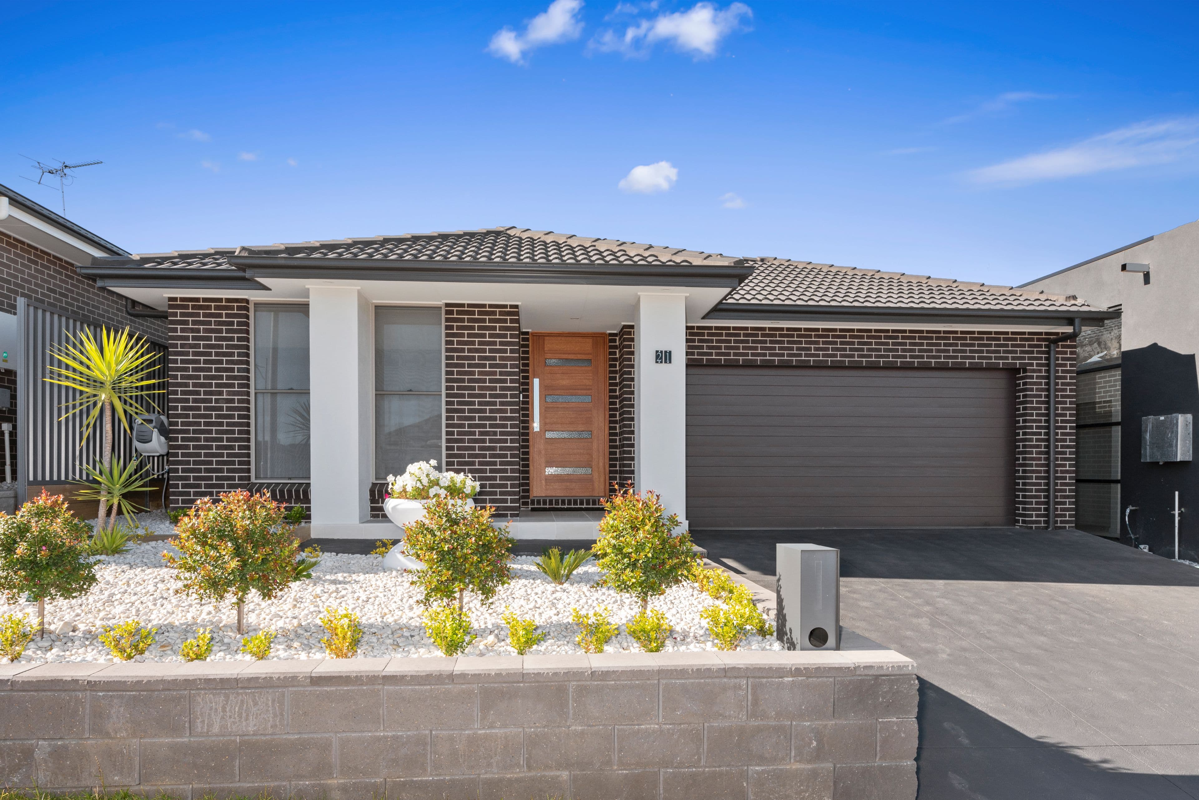 21 Austen Boulevard, Spring Farm - Image 1