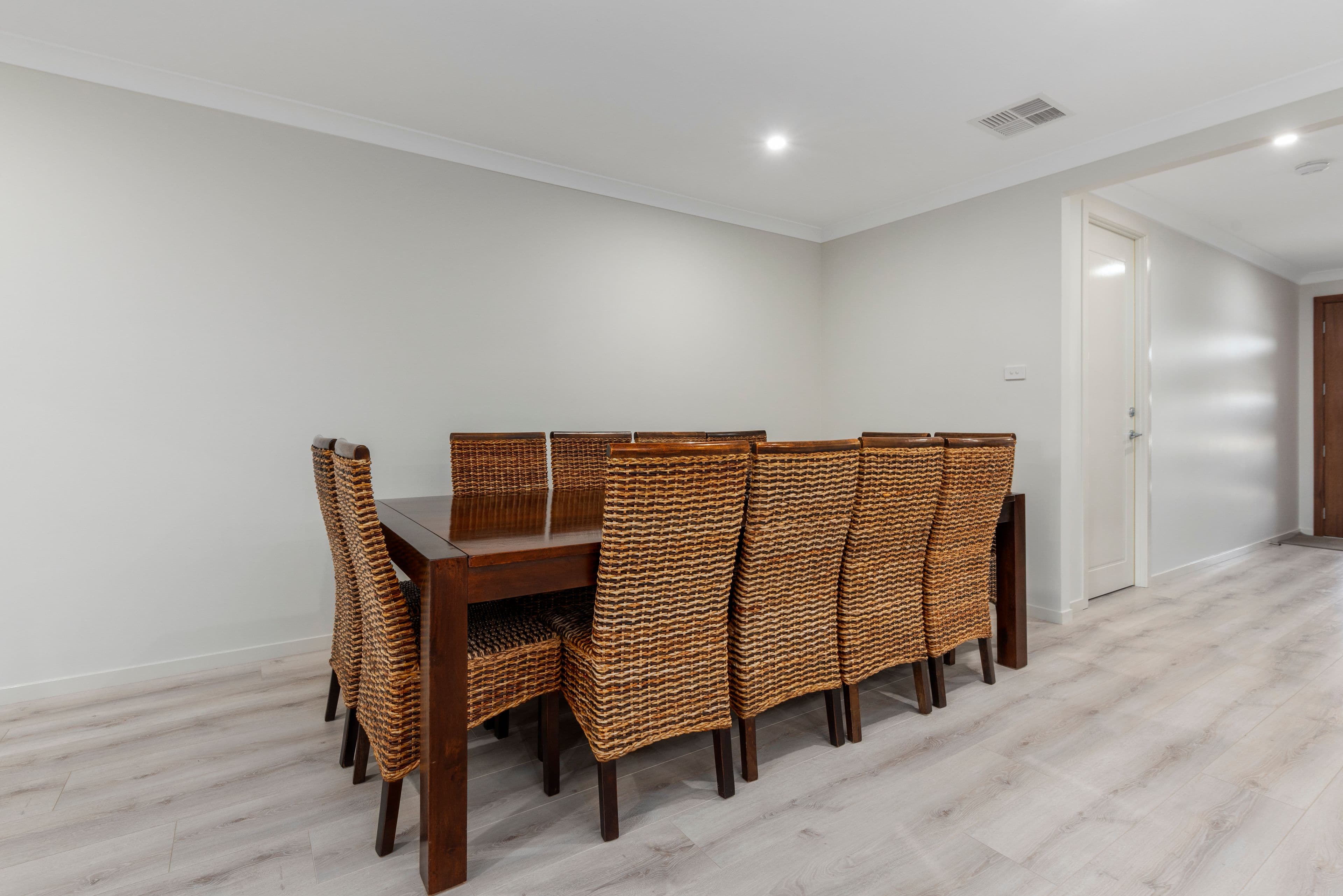 21 Austen Boulevard, Spring Farm - Thumbnail 7