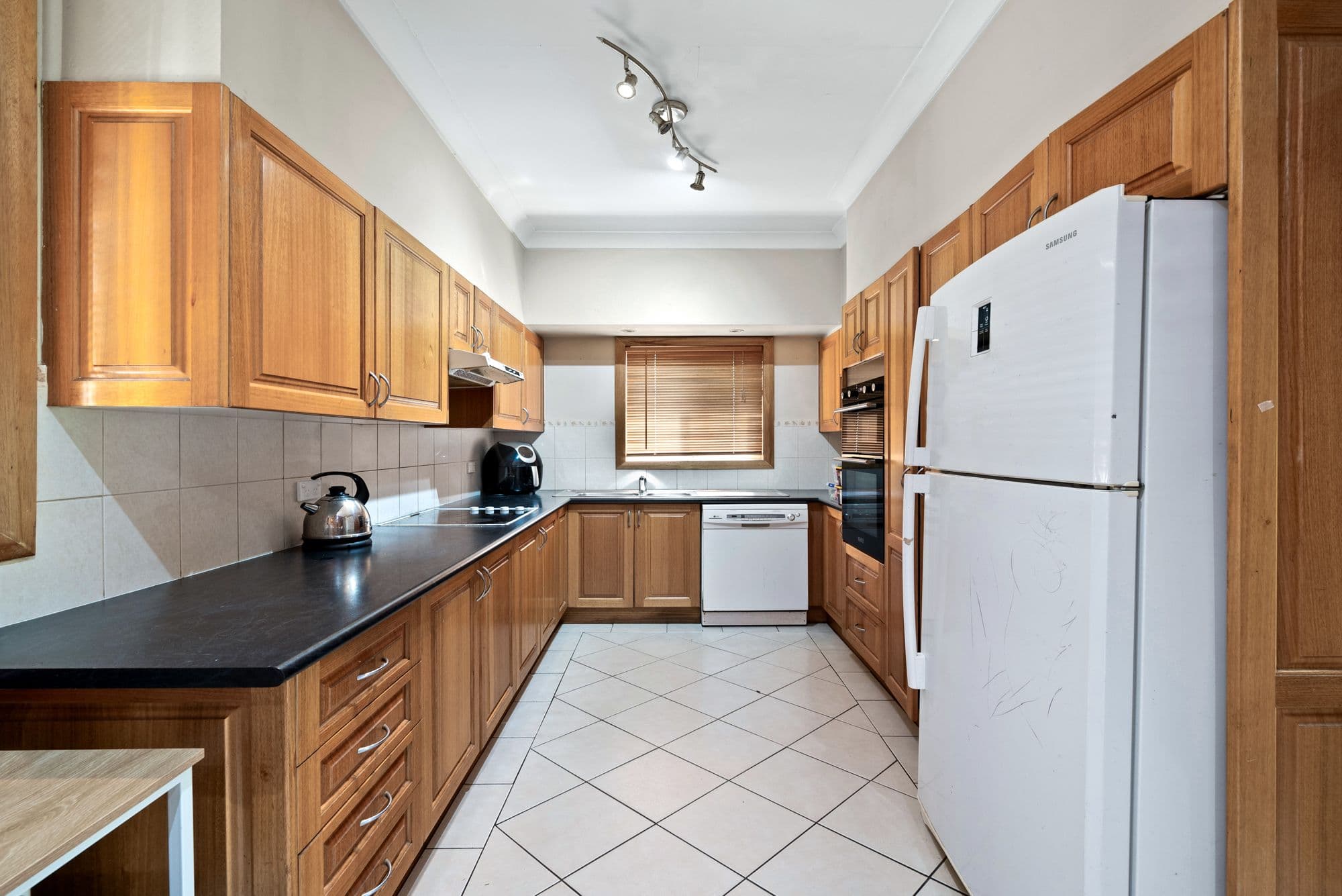 9 Waminda Avenue, Campbelltown NSW 2560, Campbelltown - Thumbnail 5