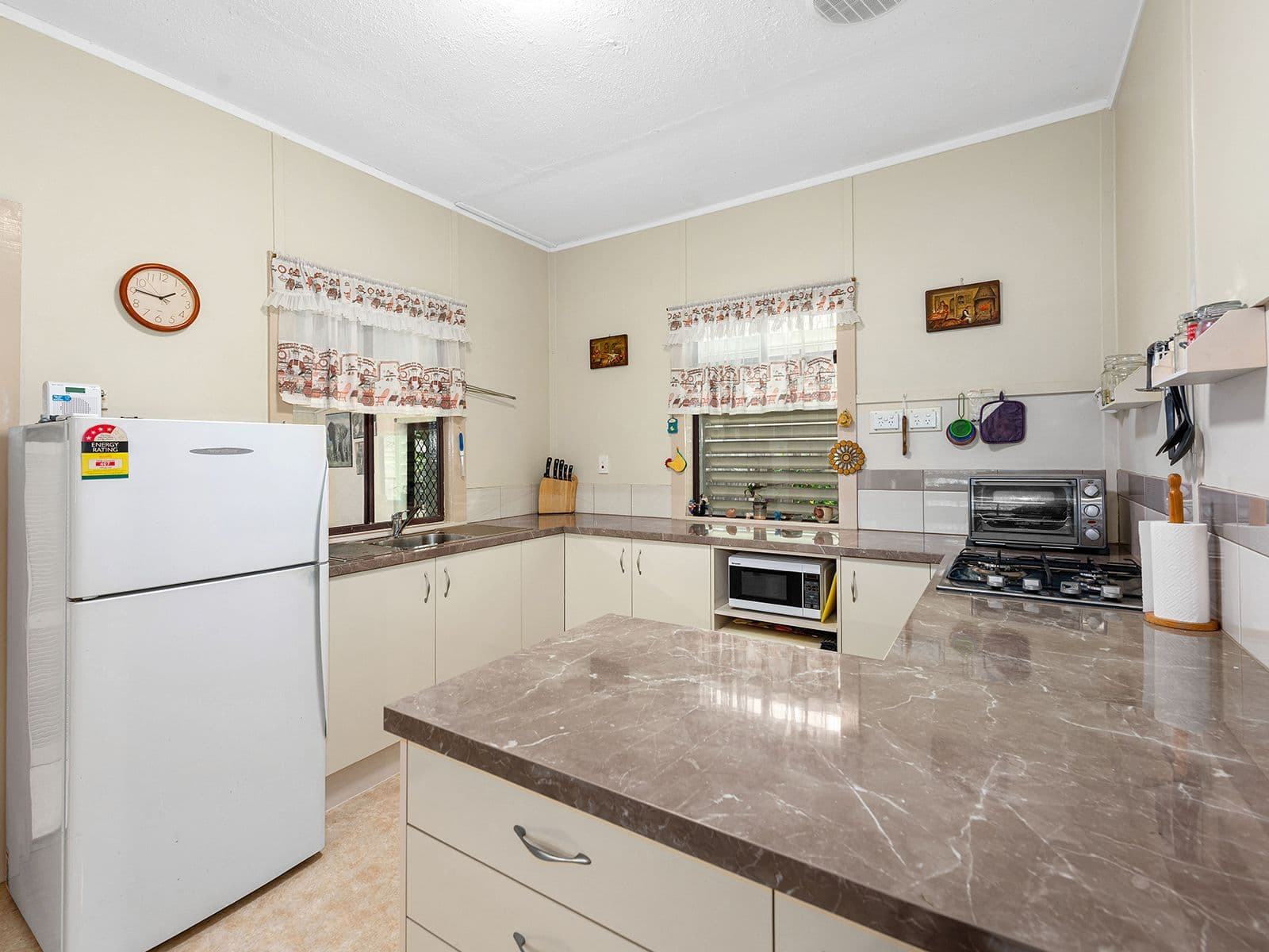 16 Orient Road, Yeronga QLD 4104, Yeronga - Thumbnail 5