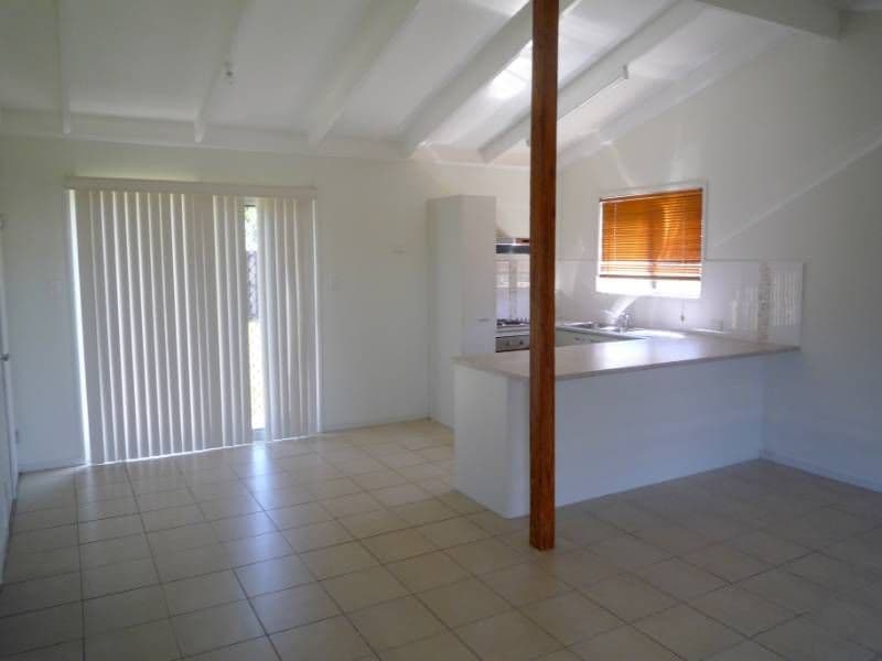 5 Kooyalee Street, DECEPTION BAY QLD 4508, Deception Bay - Thumbnail 2