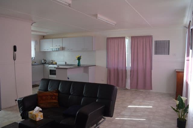 44 Hawthorn Street, Blackall QLD 4472, Blackall - Thumbnail 2