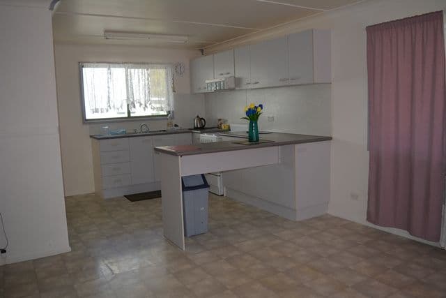 44 Hawthorn Street, Blackall QLD 4472, Blackall - Thumbnail 4